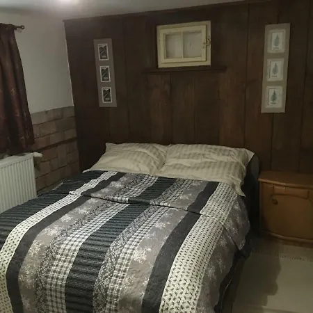 Balatonkenesei Nadfedeles Lovas Vendeghaz Holiday home