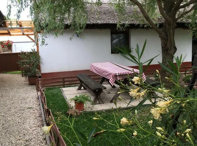 Сasa de vacaciones Balatonkenesei Nádfedeles Lovas Balatonkenese